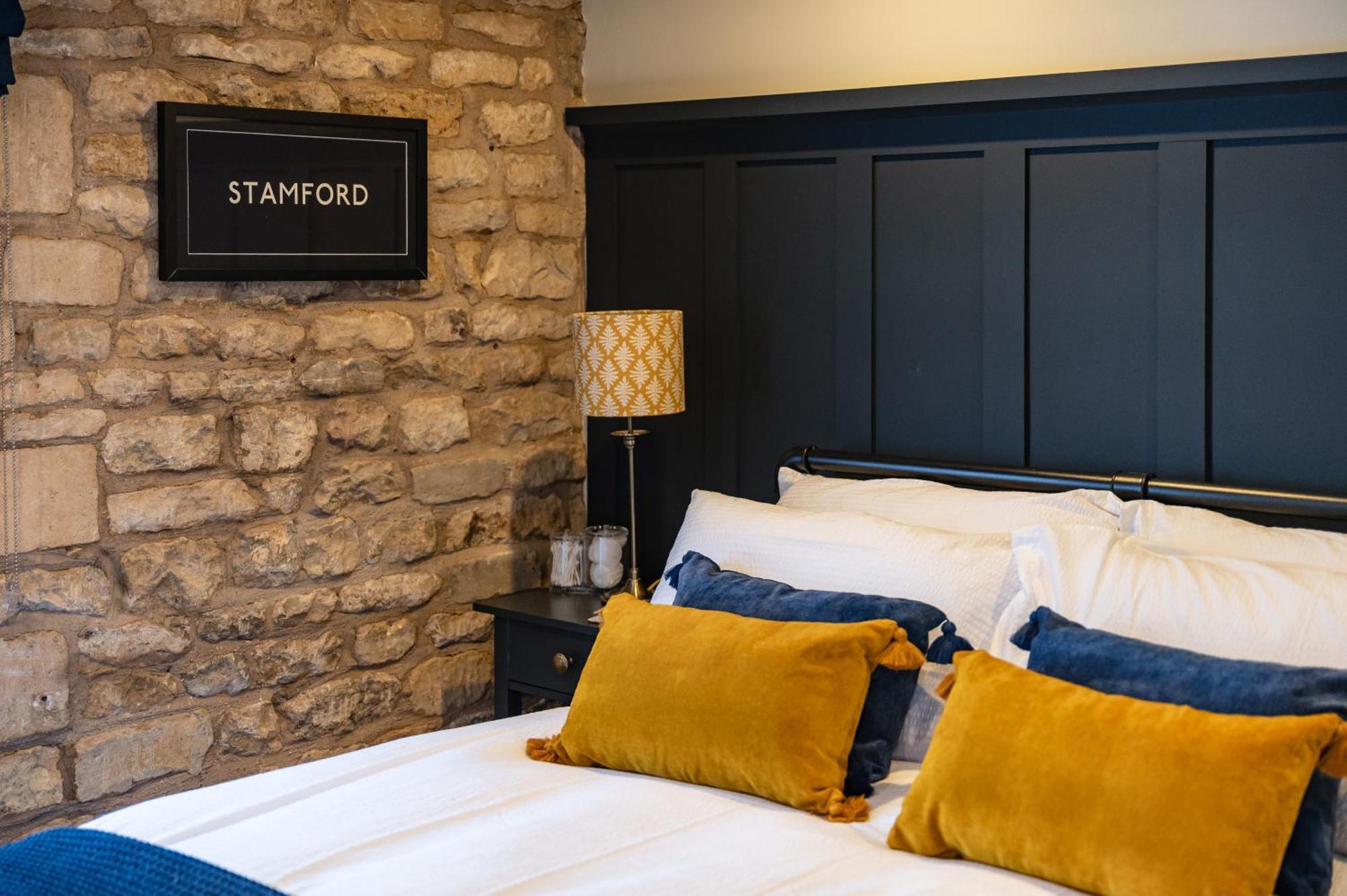 Luxury Town Centre Loft Apartment In Converted Granary Stamford Esterno foto
