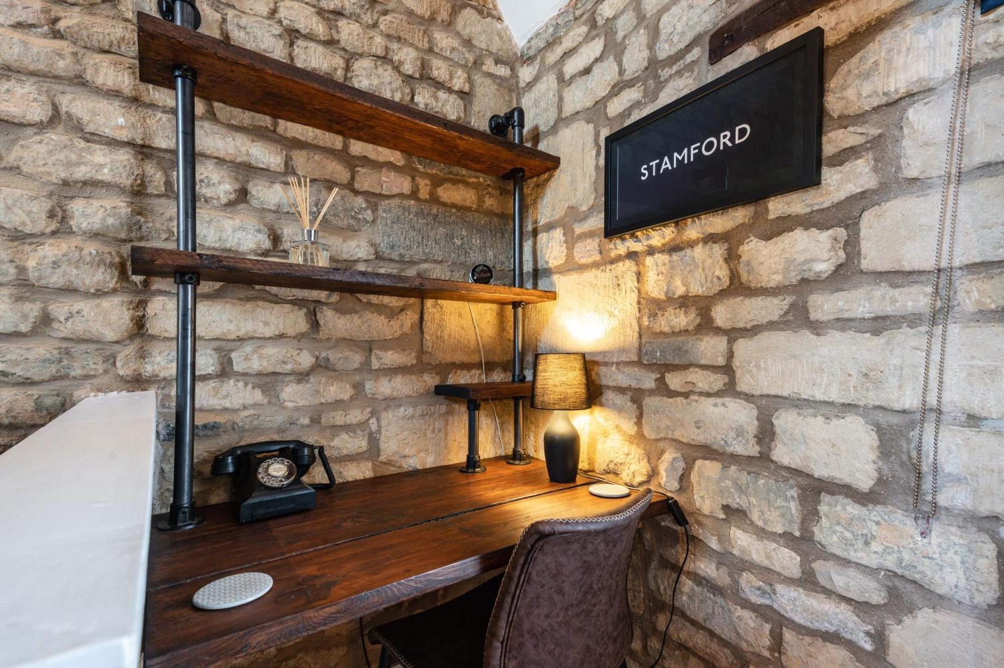 Luxury Town Centre Loft Apartment In Converted Granary Stamford Esterno foto